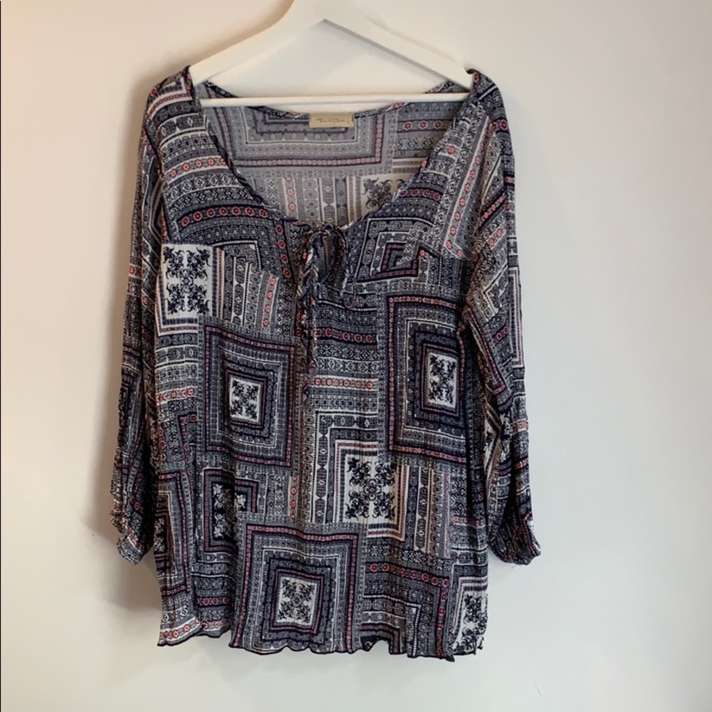 Women’s 2X top Front of Closet tunic navy white